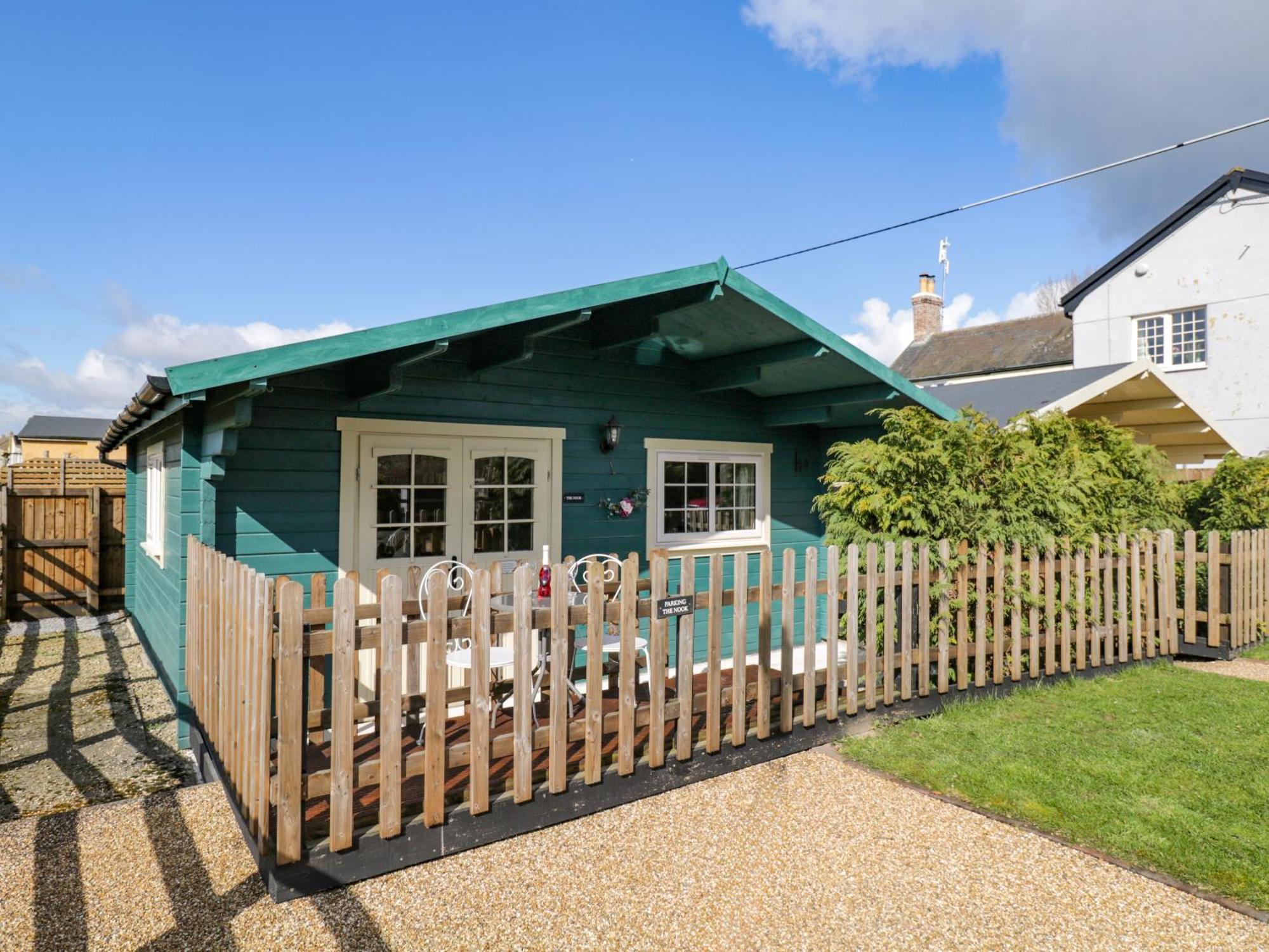 The Nook Villa Swindon Exterior photo